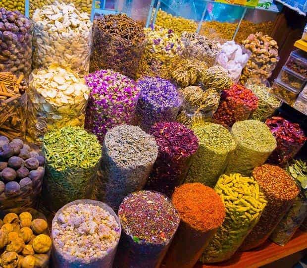 عکس عطاری گل سوسن در فرامرز عباسی مشهد
