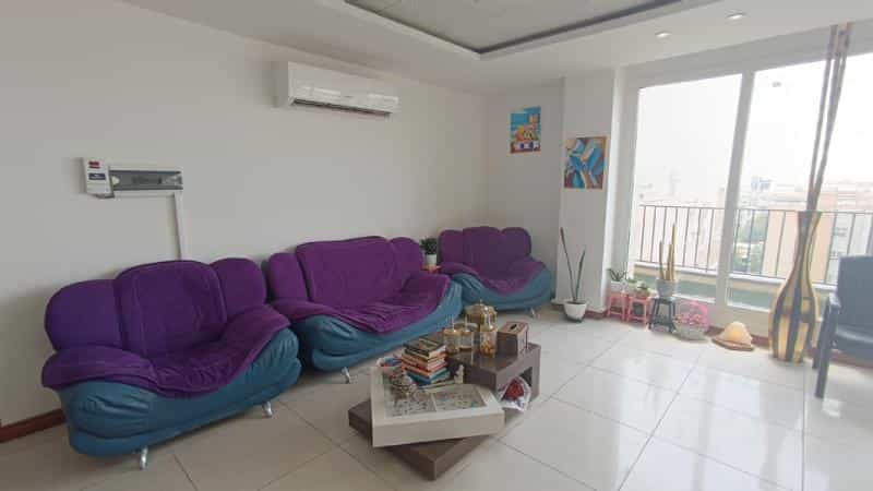 عکس کلینیک فلورا در دهقان ویلا کرج