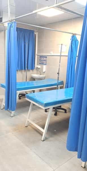 عکس درمانگاه شبانه روزی کهن در تحولی شیراز
