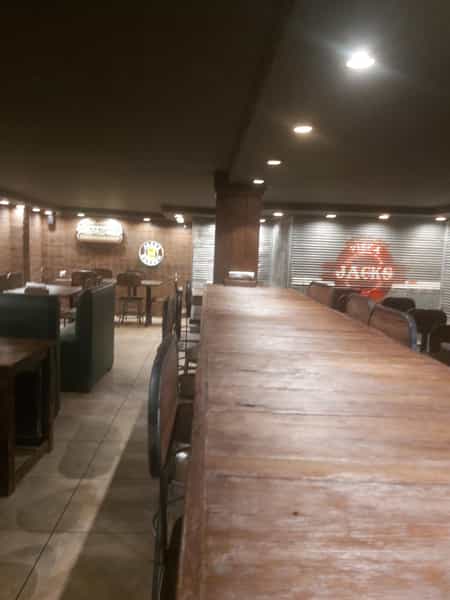 عکس رستوران جکس برگر در شیخ صدوق اصفهان
