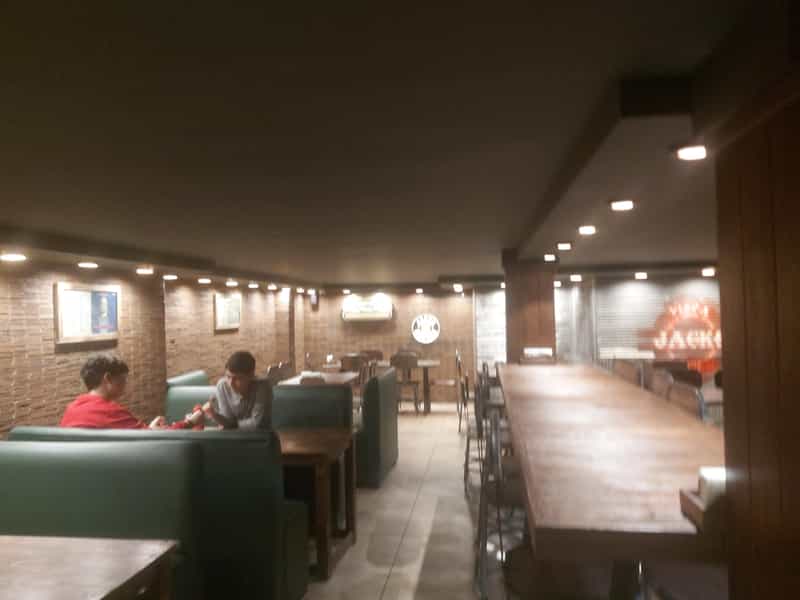 عکس رستوران جکس برگر در شیخ صدوق اصفهان