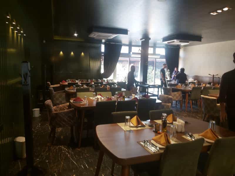 عکس کافه رستوران شمعدونی در شیخ صدوق اصفهان