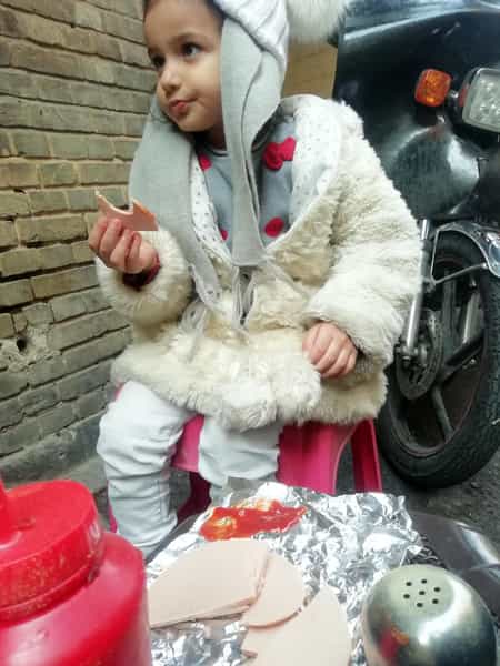 عکس پیتزا داوود در انقلاب تهران