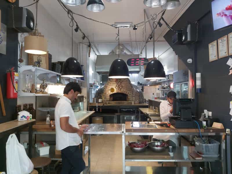 عکس پیتزارا (شعبه مرکزی) در لنبان اصفهان