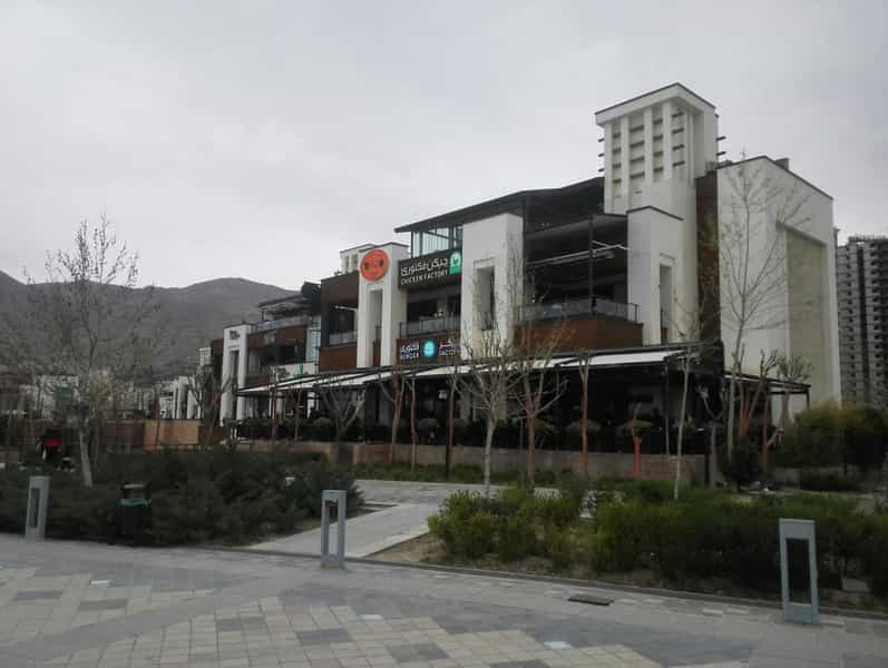 عکس برگر فکتوری در دریاچه شهدای خلیج فارس تهران