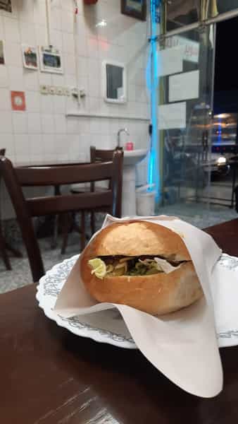 عکس ساندویچ لاله‌ زار (نوستالویچ) در دوطفلان اصفهان