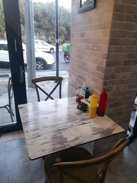 عکس فست فود جیلیزویلیز در نیرو هوایی تهران