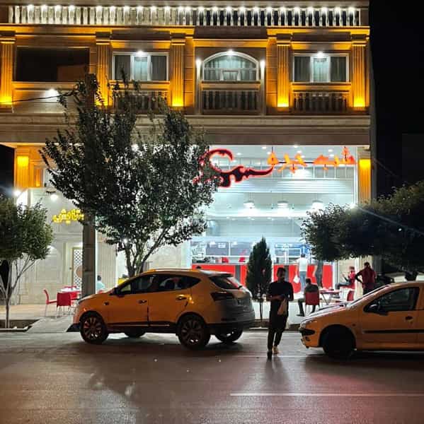 عکس فست فود شب چره در شاه قلی بیگی شیراز