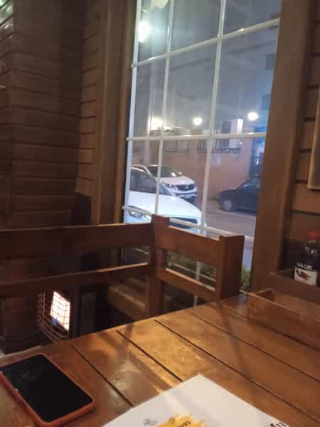 عکس رستوران بوم برگر شهرک گلسار رشت