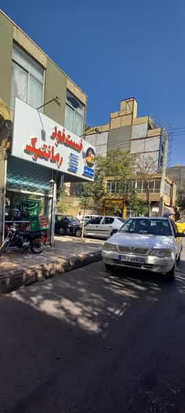 عکس فست فود رمانتیک در مقدم مشهد