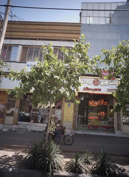 عکس ساندویچ برگر ماهردستان در ولیعصر مشهد