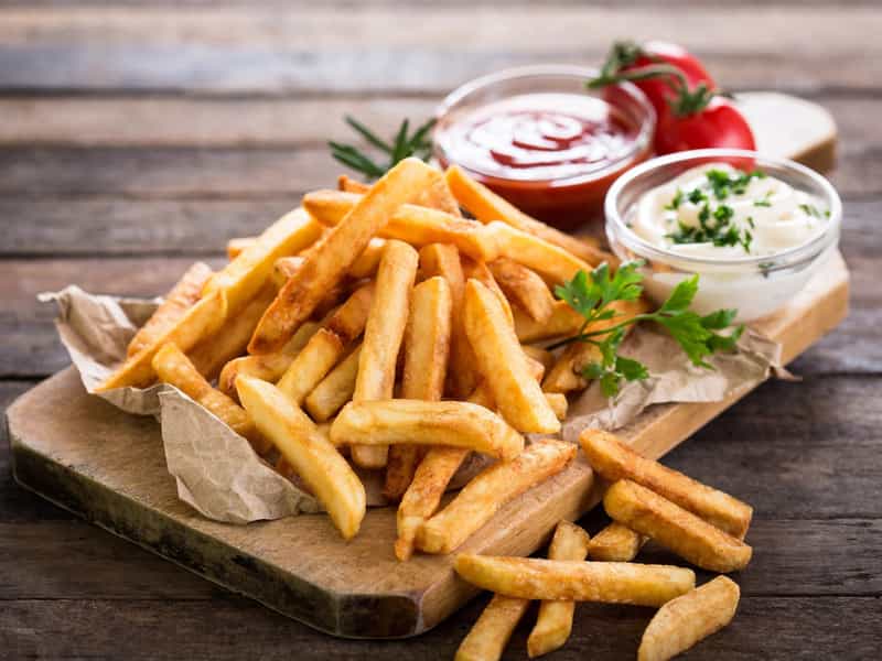 عکس فست فود وقت سیب‌ زمینی و برگر در فرامرز عباسی مشهد