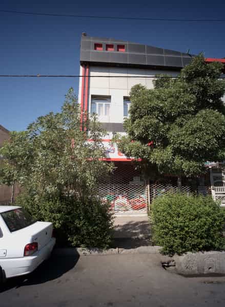 عکس ساندویچ شب در رسالت مشهد