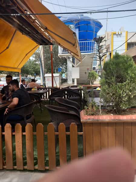 عکس فست فود اژدر زاپاتا در هنرستان مشهد