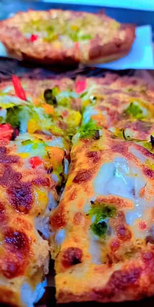 عکس پیتزا امید کوی سیدی مشهد