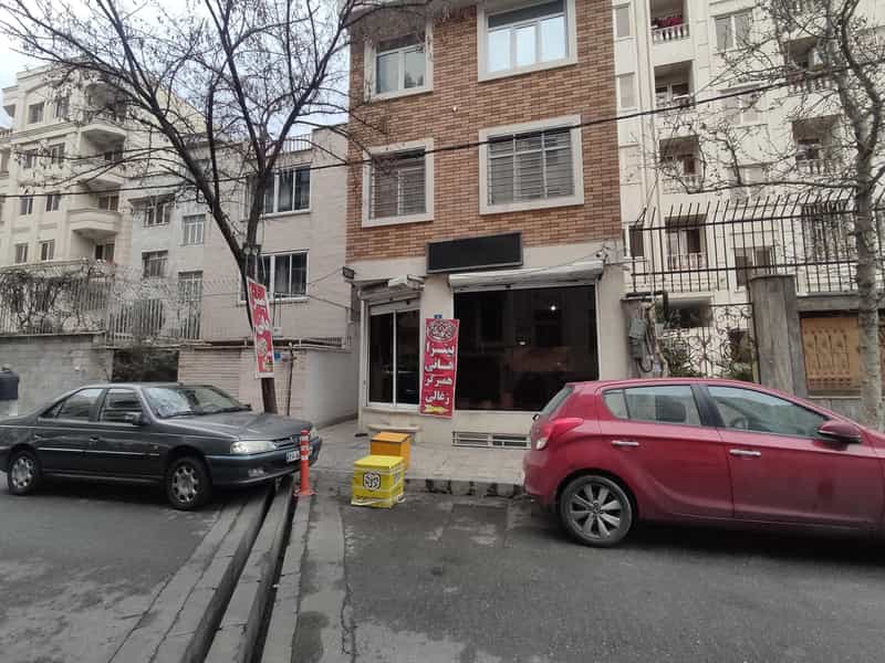 عکس پیتزا هانی در قزل قلعه تهران