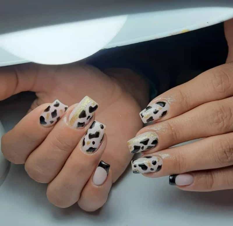 عکس ارائه دهنده ی خدمات ناخن کاشت پودر و ژل انواع کاشت