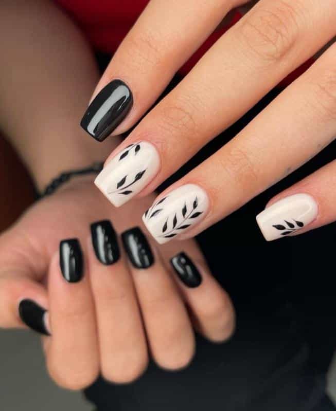 عکس ارائه دهنده ی خدمات ناخن کاشت پودر و ژل انواع کاشت