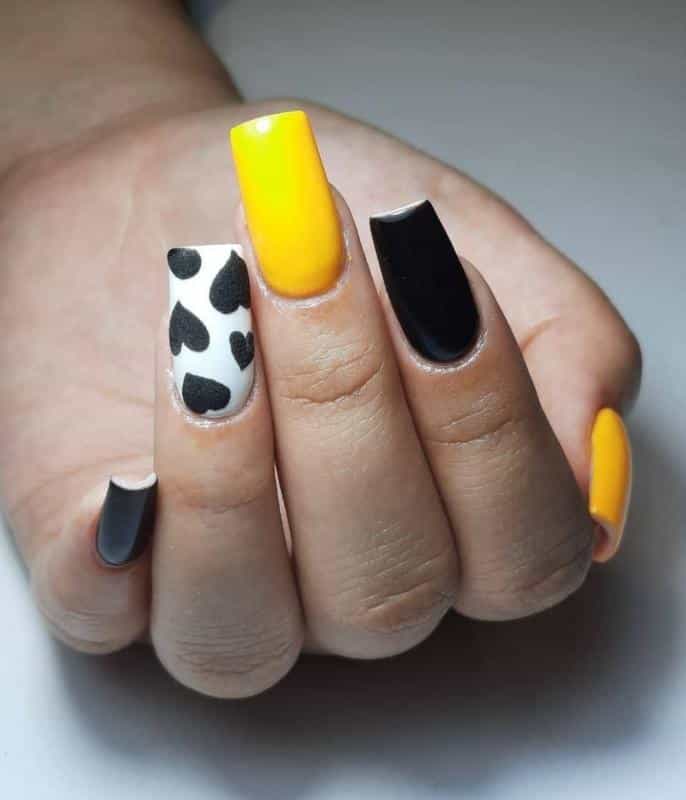 عکس ارائه دهنده ی خدمات ناخن کاشت پودر و ژل انواع کاشت