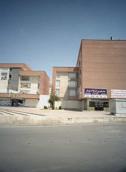 عکس مشاورین املاک بهار در صاحب الزمان تهران