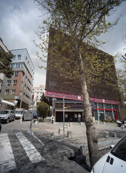 عکس مشاورین املاک آراد در جماران تهران