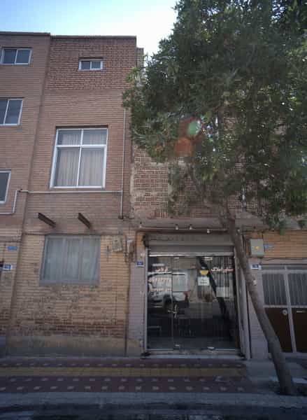 عکس مشاور املاک قربانی در گلچین تهران