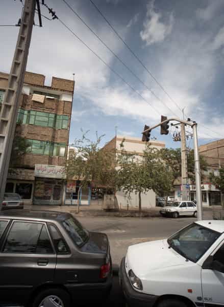 عکس مشاور املاک دوستی در ایثارگران مشهد