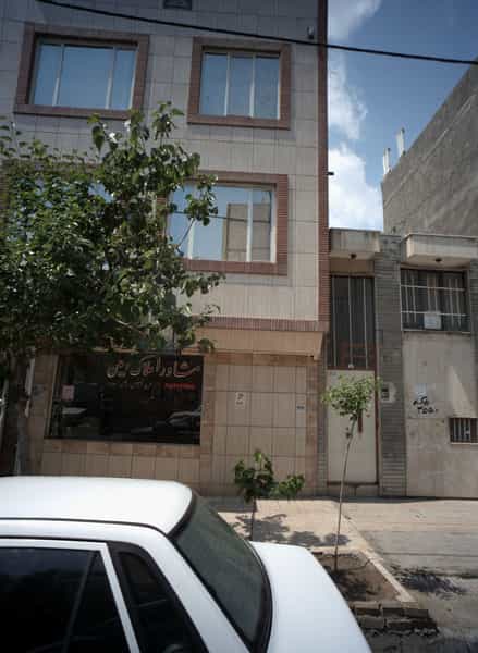 عکس مشاور املاک امین در طلاب مشهد