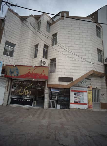 عکس مشاور املاک قصر در هنرور 