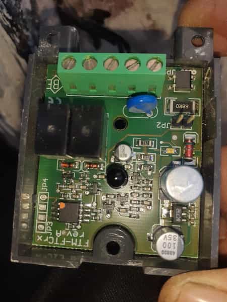 عکس سرویس دُر تعمیرات درب های اتوماتیک در هاشمی تهران