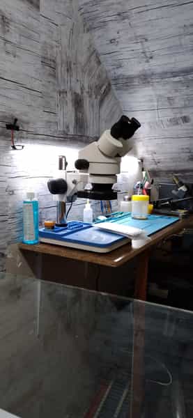 عکس تعمیرات تخصصی انواع گوشی‌های هوشمند حمیدرضا در ولیعصر جنوبی تهران