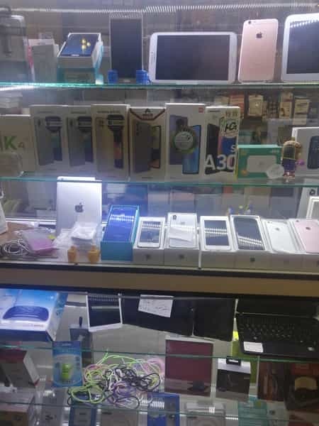 عکس تعمیرات موبایل فرمانیه در حصار بوعلی تهران