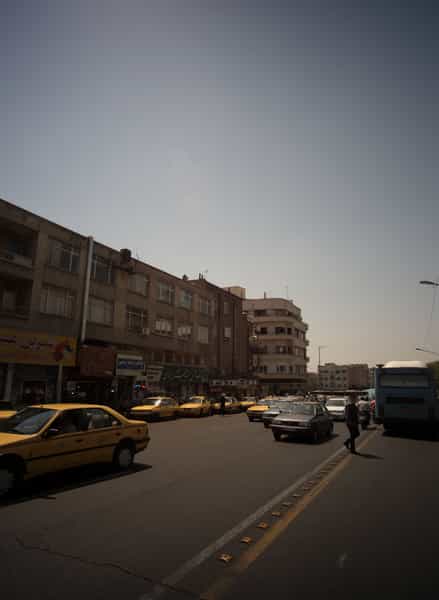 عکس تعمیرات موبایل سنا در نصرت تهران