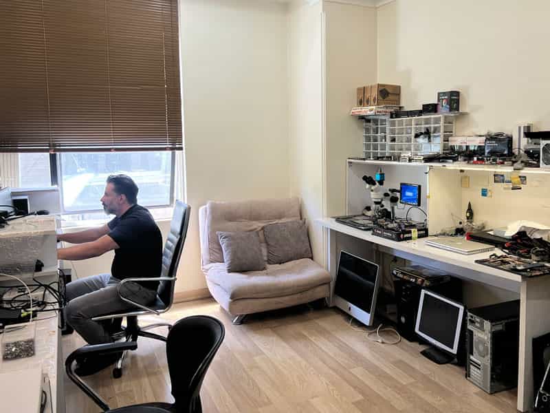 عکس اسمارت سرویس | تعمیر گوشی موبایل لپ تاپ در نصرت تهران