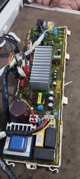 عکس تعمیرات برد پایا الکترونیک کرج در اصفهانیها کرج