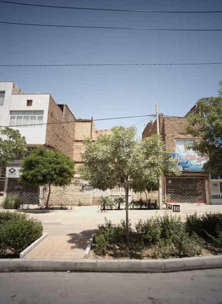 عکس مشاور املاک زواری در انقلاب مشهد