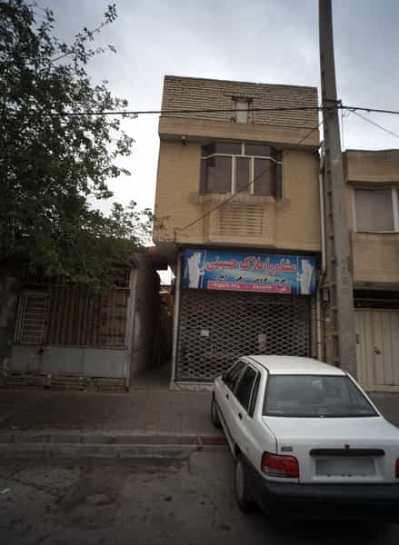 عکس مشاور املاک حسینی در شهید معقول مشهد