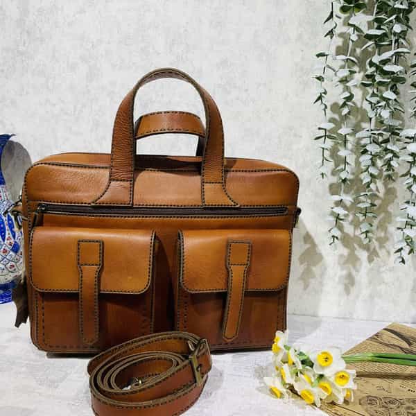 عکس چرم هنر در بازار اصفهان