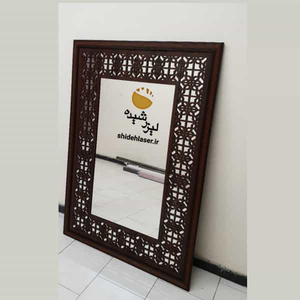 عکس حک و برش لیزری شیده (اصفهان) در پا قلعه اصفهان