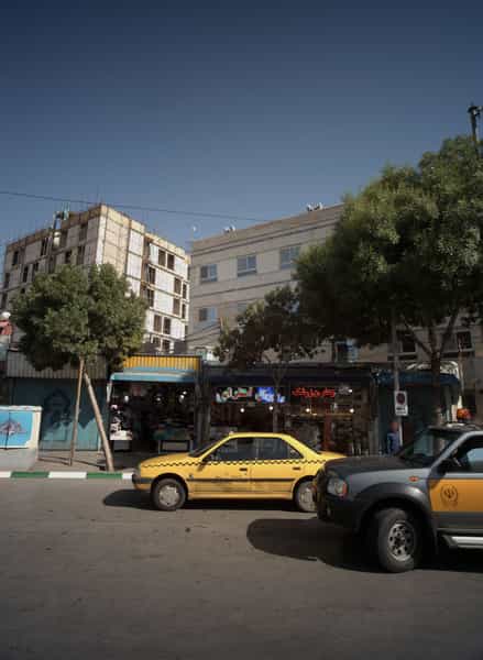 عکس فروشگاه پوشاک در نوغان مشهد