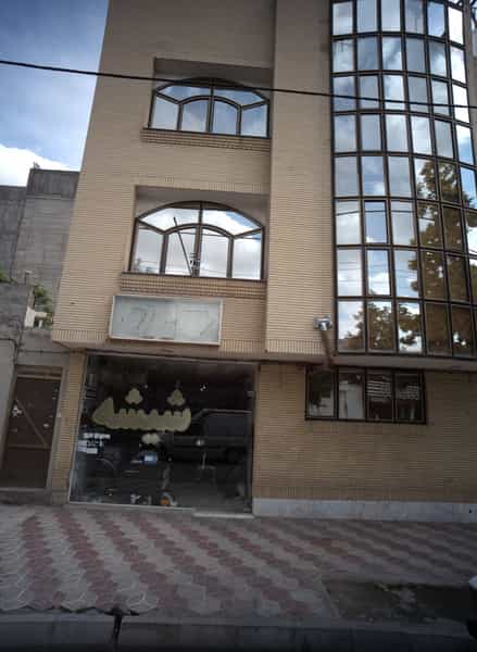 عکس شیشه بری در جانباز مشهد