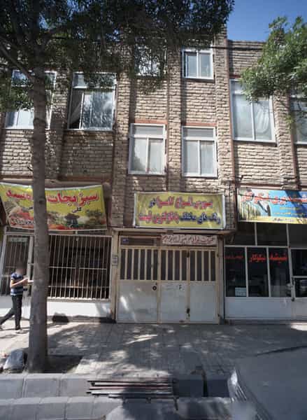 عکس شیشه بری نیکوکار در ایثار مشهد