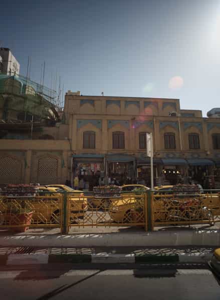 عکس فروشگاه پوشاک در بالا خیابان مشهد