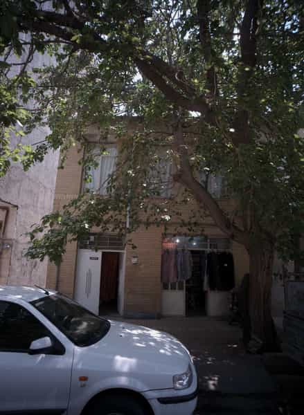 عکس فروشگاه پوشاک و لوازم خانه در طلاب مشهد