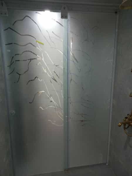 عکس شیشه ساختمانی بنائی در انقلاب مشهد