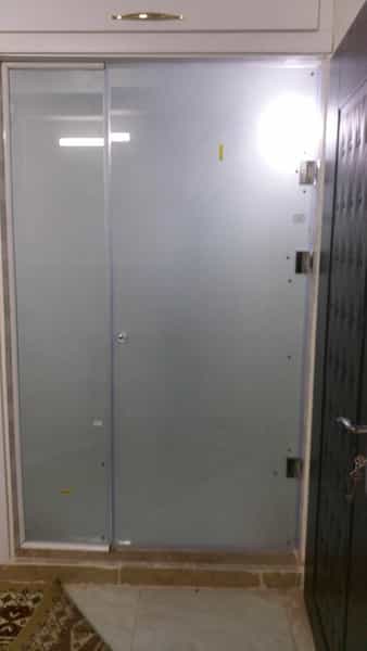 عکس شیشه ساختمانی بنائی در انقلاب مشهد