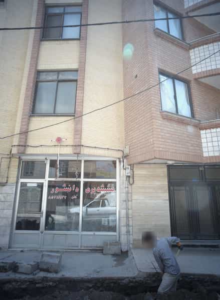 عکس شیشه بری دانشور در امام خمینی مشهد