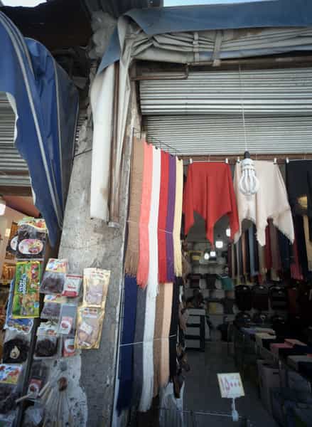 عکس فروشگاه پوشاک و روسری در عیدگاه مشهد