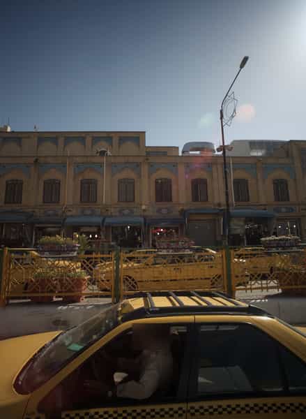عکس فروشگاه پوشاک در بالا خیابان مشهد