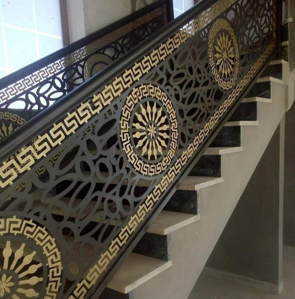 عکس کارگاه درب لیزری میرزائی در شهید کاظمی تهران